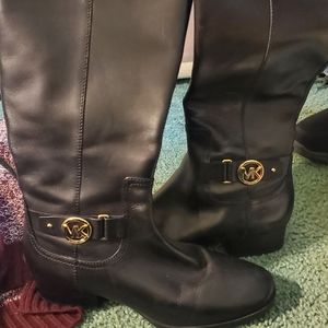 Beautiful high leather upper Michael Kors Boots. Worn 1 time. Size 9